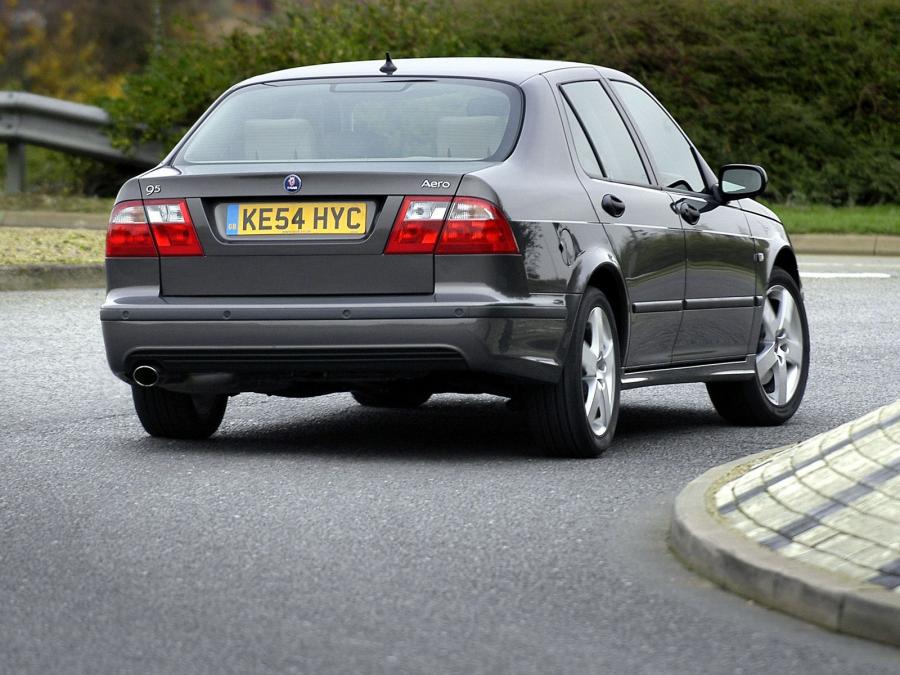  Saab 9-5 Aero Sedan 2002 года  (UK) (фото 13 из 15)